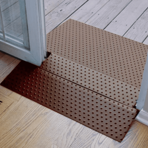 Sliding patio door threshold ramp