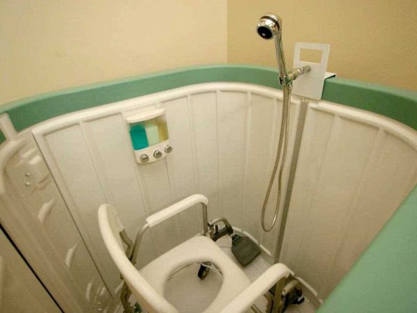 Rental, Shower Bay - Portable Roll in Shower (Monthly) - Image 3